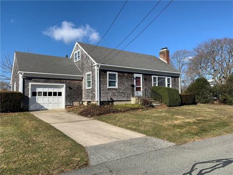 30 Everett St, Middletown, RI 02842 photo 1