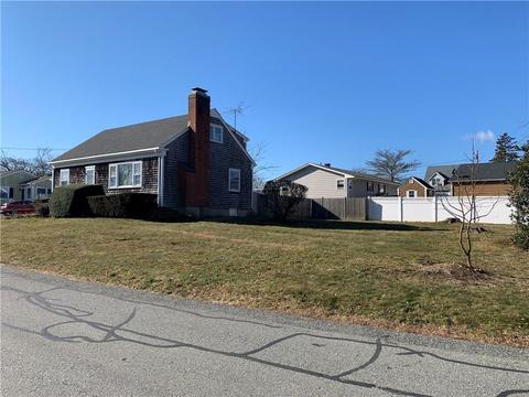 30 Everett St, Middletown, RI 02842 photo 3