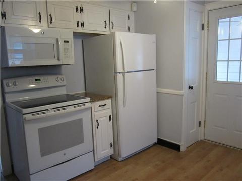 3 Edgehill Rd, Warwick, RI 02889 photo 8