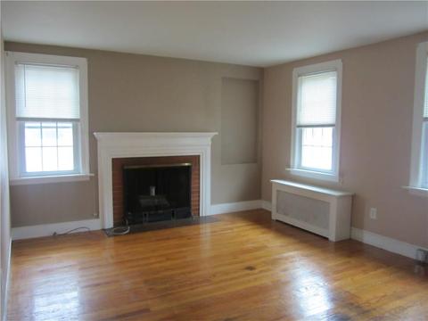 3 Edgehill Rd, Warwick, RI 02889 photo 5