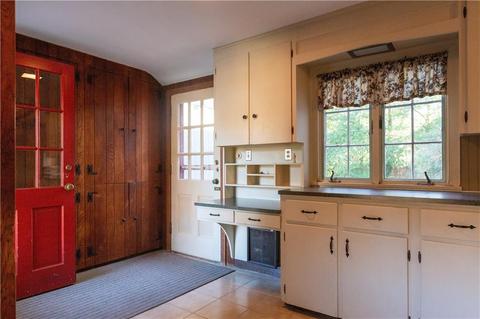 210 Squantum Dr, Warwick, RI 02888 photo 12