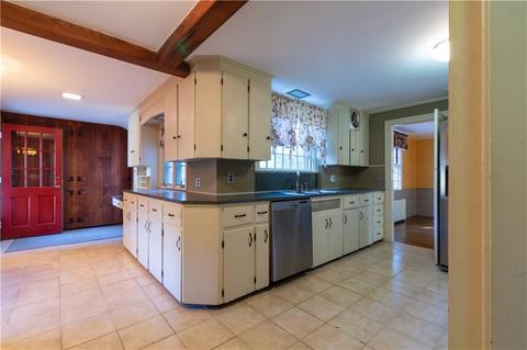 210 Squantum Dr, Warwick, RI 02888 photo 16