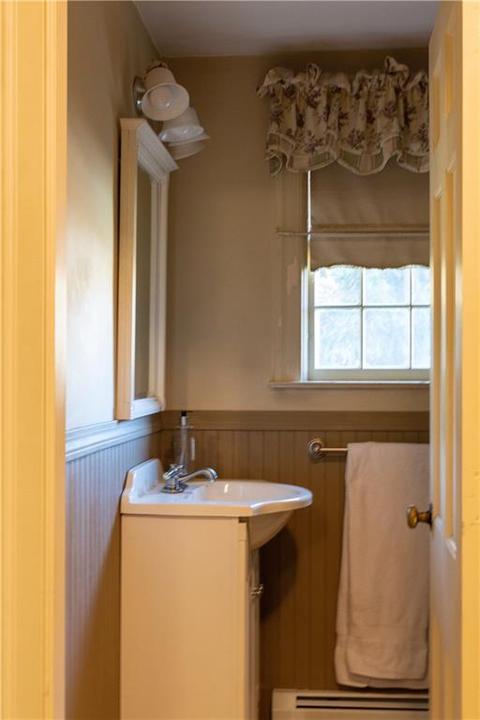 210 Squantum Dr, Warwick, RI 02888 photo 19