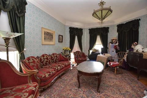 14 Park Pl, Woonsocket, RI 02895 photo 3