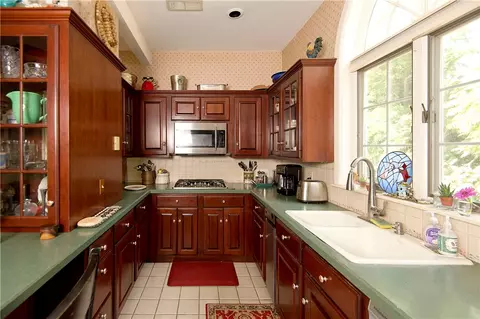 37 Elm St, Westerly, RI 02891 photo 10