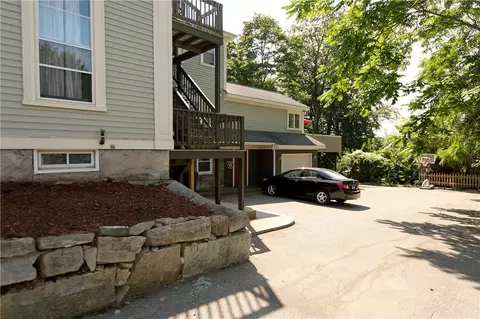 37 Elm St, Westerly, RI 02891 photo 4