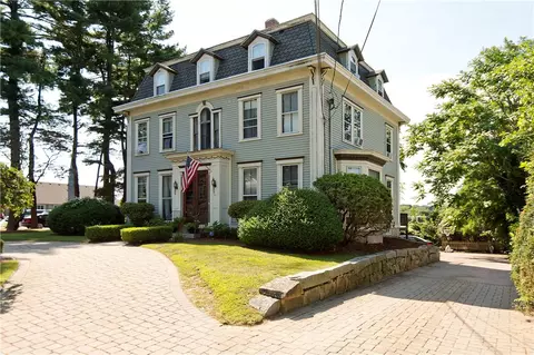 37 Elm St, Westerly, RI 02891 photo 2