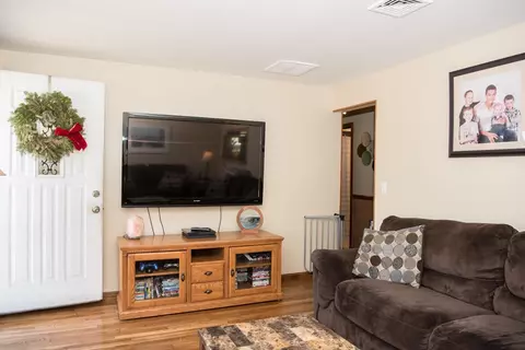 57 Crocus St, Warwick, RI 02886 photo 9