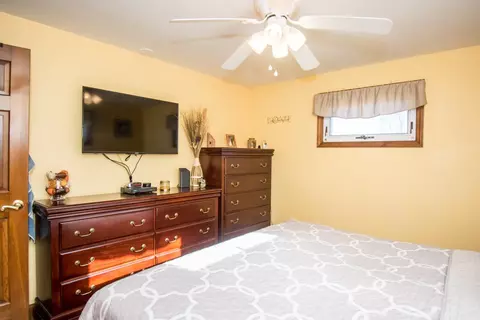57 Crocus St, Warwick, RI 02886 photo 20