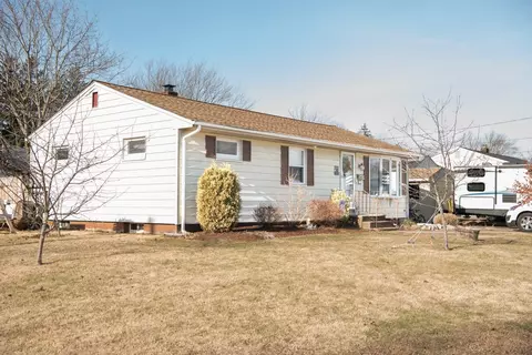 57 Crocus St, Warwick, RI 02886 photo 2