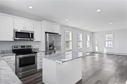 108 West St, Woonsocket, RI 02895 photo 9