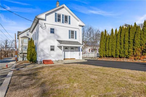 108 West St, Woonsocket, RI 02895 photo 3