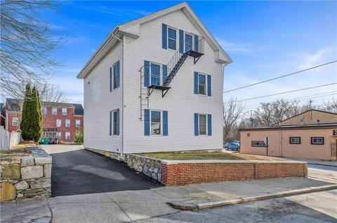 108 West St, Woonsocket, RI 02895 photo 5