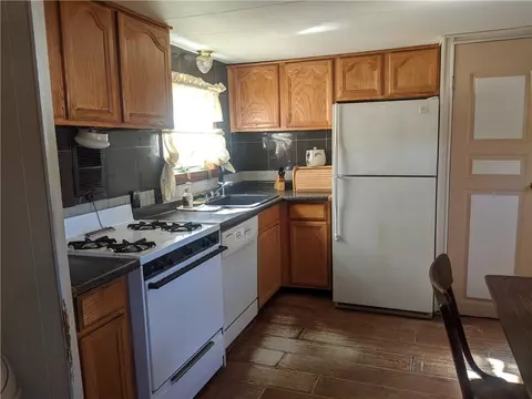 42 Oak Ter, Mapleville, RI 02839 photo 10
