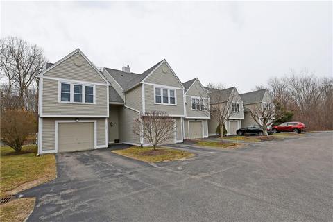 1305 Brookhaven Ln, Woonsocket, RI 02895 photo 4