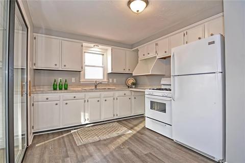 54 Grandview Ave, Woonsocket, RI 02895 photo 9