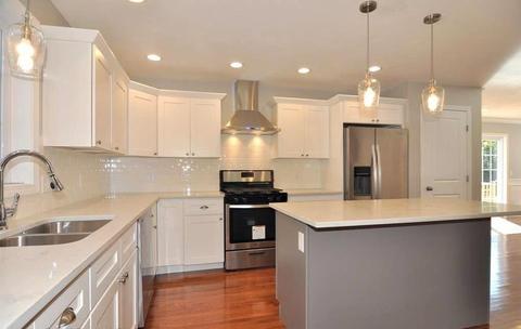 33 Nicholas Dr, Woonsocket, RI 02895 photo 2