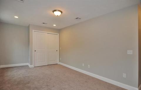 33 Nicholas Dr, Woonsocket, RI 02895 photo 11