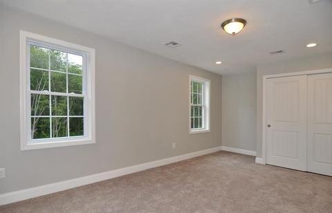 33 Nicholas Dr, Woonsocket, RI 02895 photo 10
