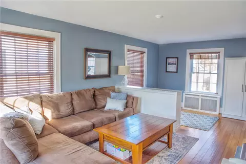 22 Druid Rd, Warwick, RI 02888 photo 3