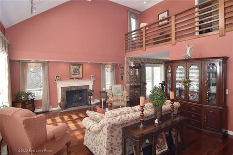 34 Cosmo St, Westerly, RI 02891 photo 3