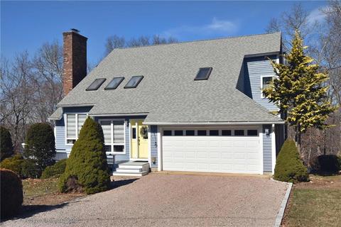 34 Cosmo St, Westerly, RI 02891 photo 1