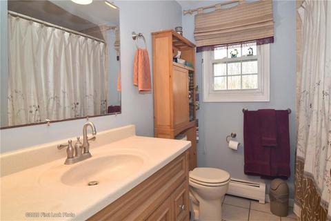 57 Serpentine Rd, Warren, RI 02885 photo 12
