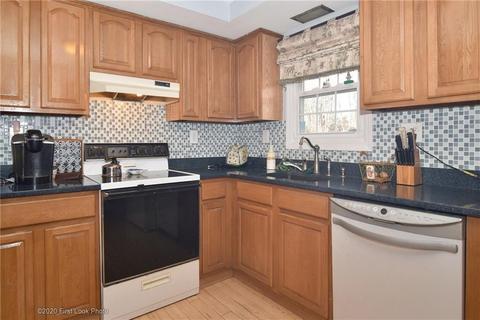 57 Serpentine Rd, Warren, RI 02885 photo 3