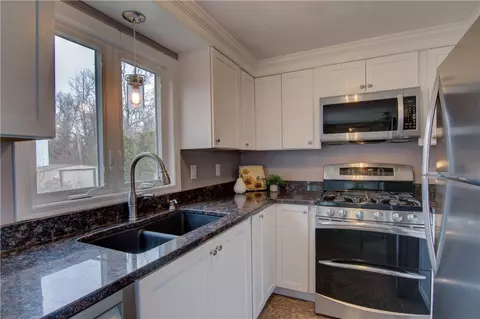7 Enterprise Rd, Warwick, RI 02886 photo 14
