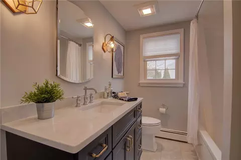 7 Enterprise Rd, Warwick, RI 02886 photo 15