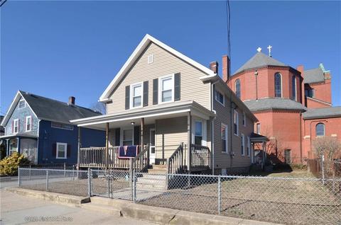 95 Coe St, Woonsocket, RI 02895 photo 2