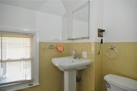 95 Coe St, Woonsocket, RI 02895 photo 8