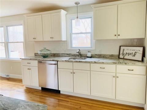 12 Colonial Ave, Warren, RI 02885 photo 4