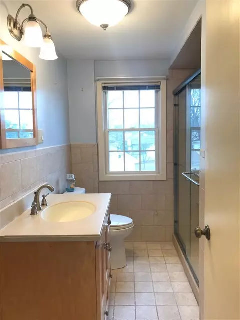 236 Mapleton St, Cranston, RI 02910 photo 27