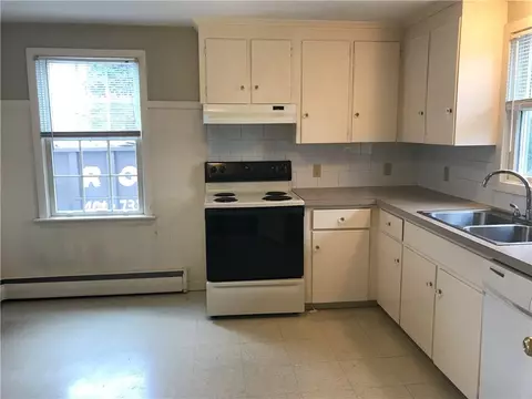 236 Mapleton St, Cranston, RI 02910 photo 8