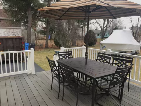 236 Mapleton St, Cranston, RI 02910 photo 5