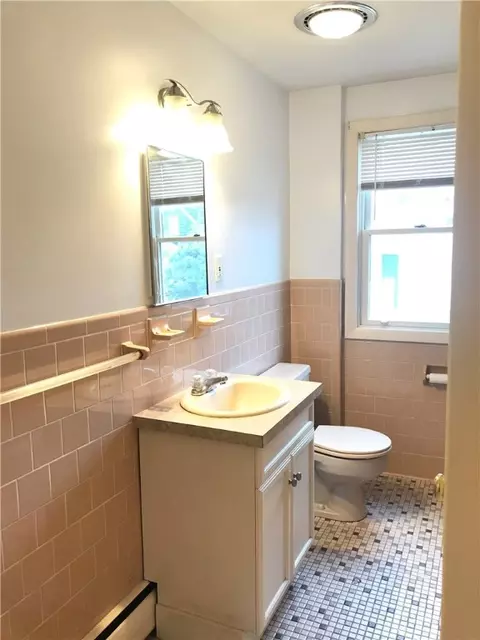 236 Mapleton St, Cranston, RI 02910 photo 14