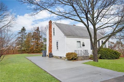 41 Earl St, Warwick, RI 02886 photo 3