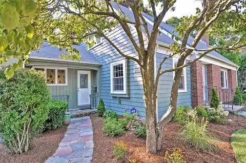 199 Squantum Dr, Warwick, RI 02888 photo 2