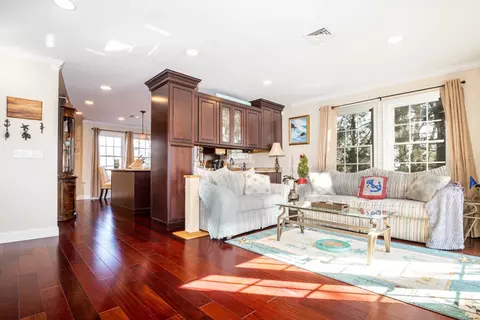 39 Dundas Ave, Warwick, RI 02889 photo 4