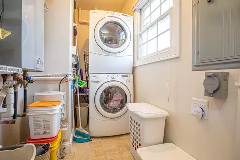 39 Dundas Ave, Warwick, RI 02889 photo 7