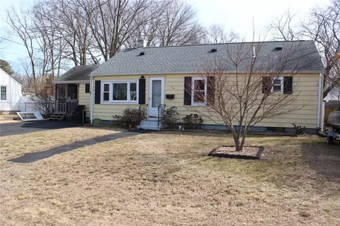 164 Bartlett Dr, Warwick, RI 02886 photo 3