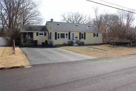164 Bartlett Dr, Warwick, RI 02886 photo 2