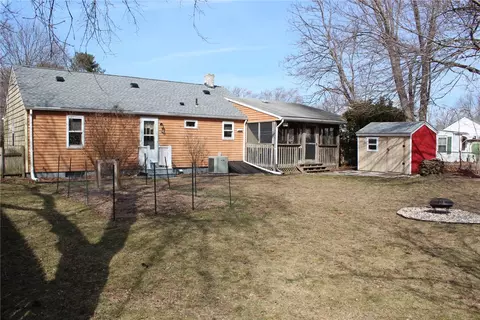 164 Bartlett Dr, Warwick, RI 02886 photo 4