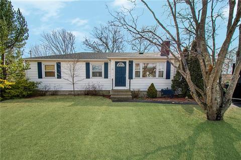80 Lindy Ave, Warwick, RI 02889 photo 1