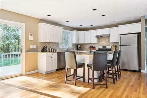 328 Brookline Dr, Warwick, RI 02886 photo 3