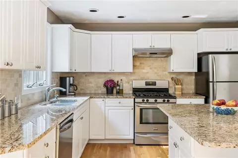 328 Brookline Dr, Warwick, RI 02886 photo 6