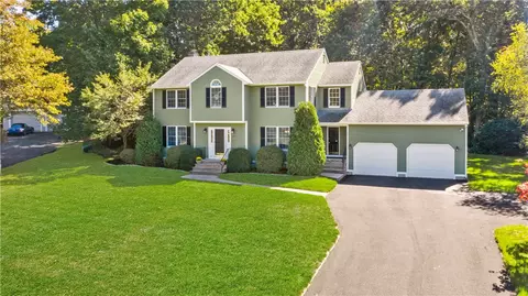 328 Brookline Dr, Warwick, RI 02886 photo 2