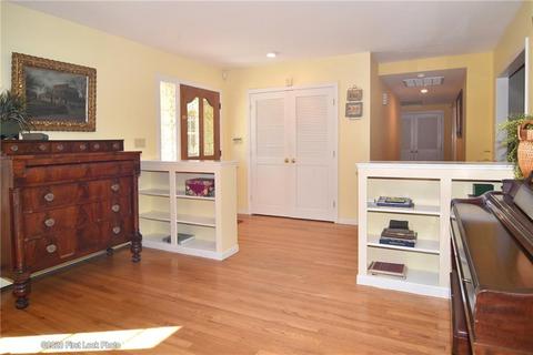 5 Algonquin Dr, Warwick, RI 02888 photo 7
