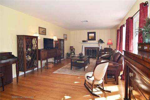 5 Algonquin Dr, Warwick, RI 02888 photo 3